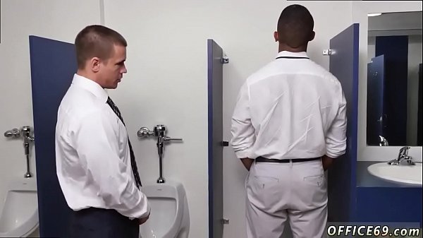 Sexo gay con chicos sin pelo ¡Viernes sin pantalones!