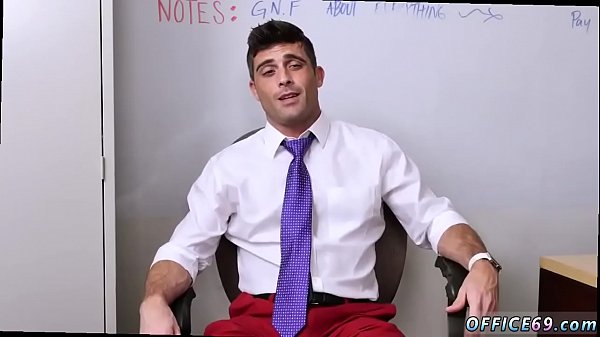 Pinoy, un homme hétérosexuel se masturbe et des mecs font du sexe gay sous