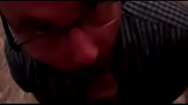 Il aime manger du sperme noir