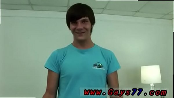 Ragazzi turchi nudi gay che sorridevano, Eric sembrava rilassato per avere sperma.