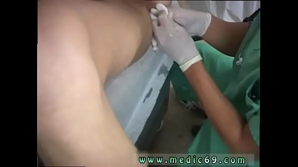 Ragazzo gay vocale molto effeminato xxx Cadendo in ginocchio