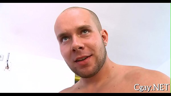 Fellation pour un charmant homo