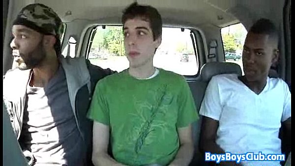 विशाल काला स्टड प्रजनन करने वाला सफेद समलैंगिक मांसल लड़का 17