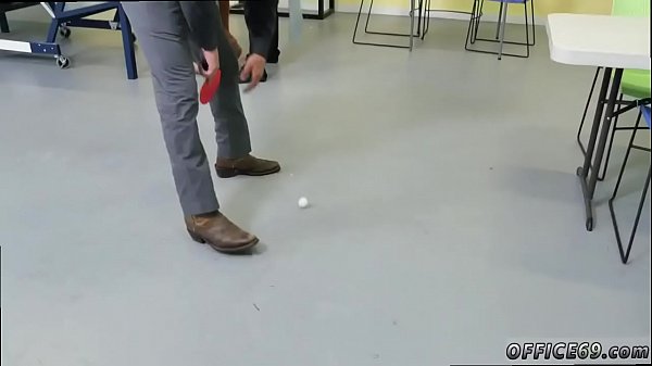 Twink s 色情和热老年同性恋性电影心肺复苏骨深喉