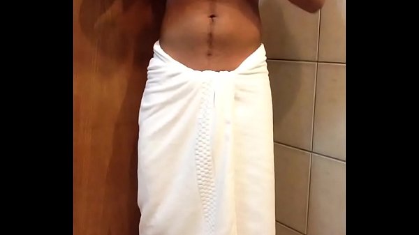 Handjob in der Umkleidekabine