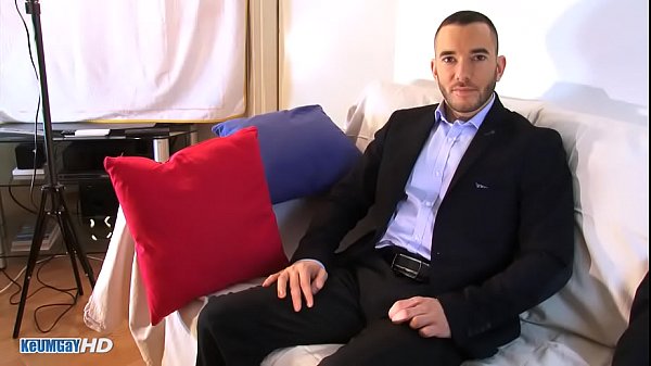 Il ragazzo del matrimonio servito da noi in un porno gay!