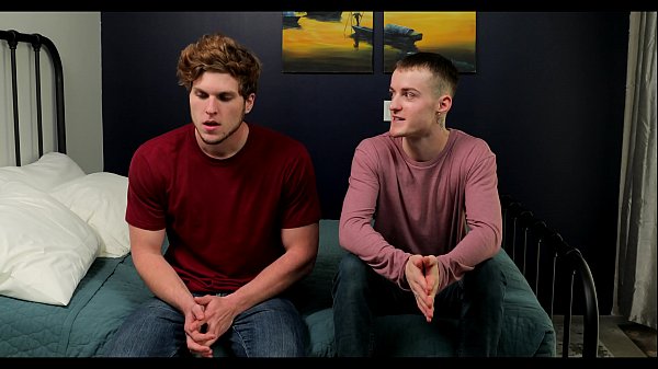 NextDoorRaw Str8 运动员与 BB 同性恋性爱分手！