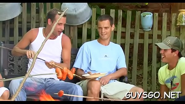 Deepthroating aqueles paus longos