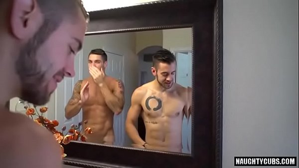 Sexo anal gay de pau grande com gozada