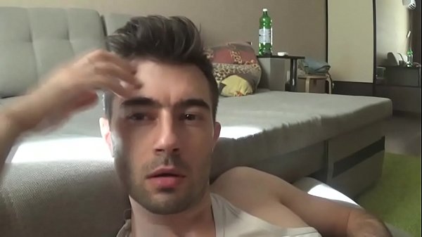 bell'uomo sputa per me