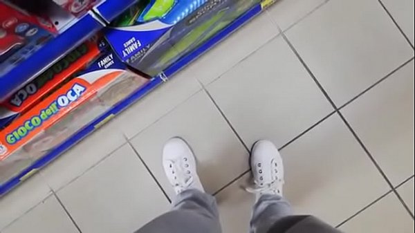 Compro una bambola e ci gioco in modo davvero fetish, da non perdere