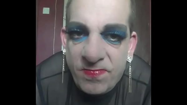 homem maricas bissexual Mark Wright realmente quer a urina de outro homem para experimentar em vez da sua, pois ele é um amante de urina e tem orgulho disso