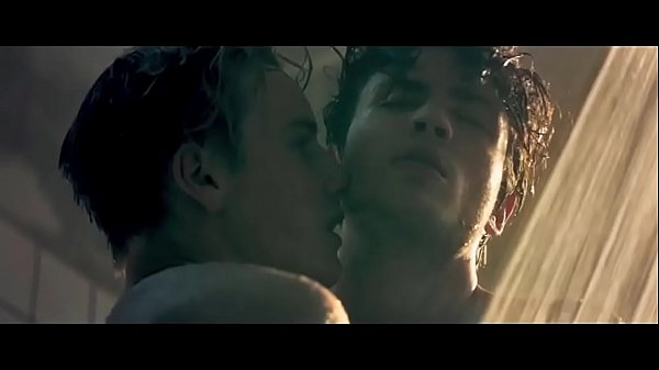 '_Die Geschwister'_ and '_Die Mitte der Welt'_ Hot Gay Scene