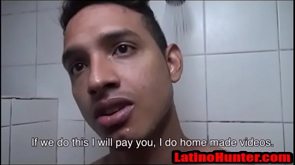 LatinoHunter &lt_- Zwei Latinos tauschen Blowjobs in der Umkleidekabine