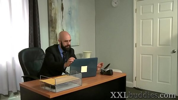 老板被吞没了，刘海眨了眨