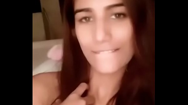 Poonam Pandey in topless