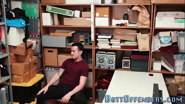 Echter schwuler Adonis fickt Straftäter