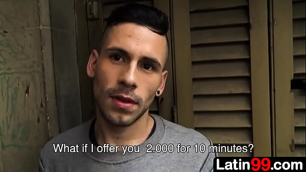 Der köstliche Kerl lässt mich meinen Schwanz in sein enges Arschloch stecken