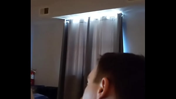 Zum ersten Mal vor der Kamera einen runterholen