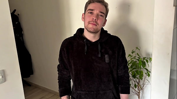 Atrapé a un chico heterosexual caliente en la calle y lo follé crudo [4k]