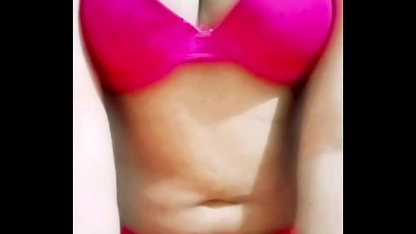 Il travestito gay indiano Gaurisissy fa sesso davvero duro xxx in lingerie rosa per la luna di miele