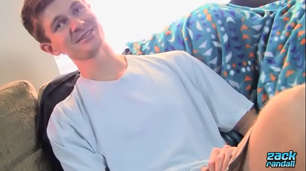 ZackRandall: Ethan Hawkes wichst und ist begierig darauf, die Säfte aus seinen großen Schwänzen herauszusaugen