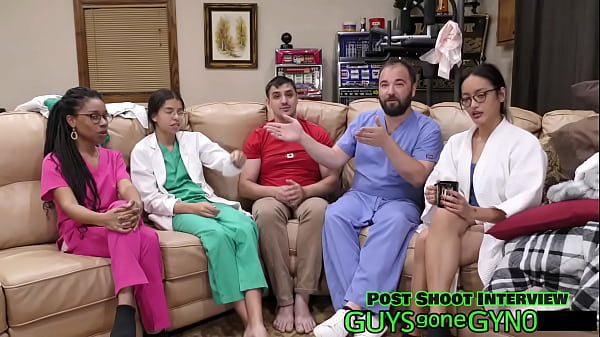 L'infermiere si intrufola nell'aula d'esame durante la pausa per masturbarsi sul tavolo dell'esame su GuysGoneGynoCom!