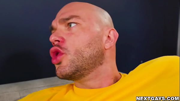 Les choses deviennent plus folles lorsque Roman Todd a surpris Cliff Jensen et Masyn Thorne en train de frapper