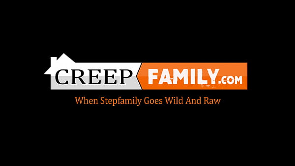 Borchie nere arrapate scopano a pelo nudo mentre sono bagnate