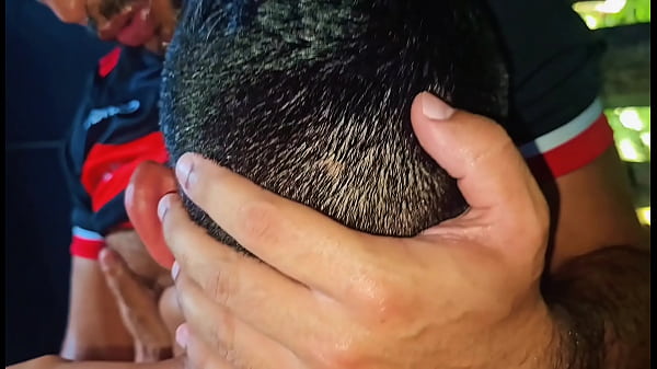 Jovencito brasileño sabroso follado por amigos después del partido de fútbol - FULL Sheer.