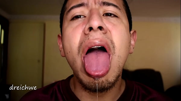 Fetiche de lengua y saliva