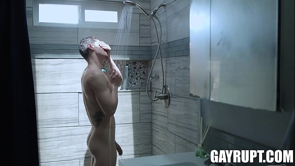 Compagni di stanza per rivali: l'oscura verità su Max