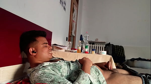 História erótica em áudio para homens: namorada experiente em dramatização, garota tímida para gentil Domme