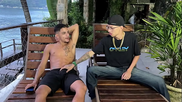 Enfoncer le cul de la coquine paulista !