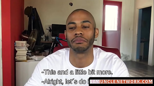 SayUncleNetwork.com - Punto di vista a tre crudo di un atleta etero per soldi con due cazzi