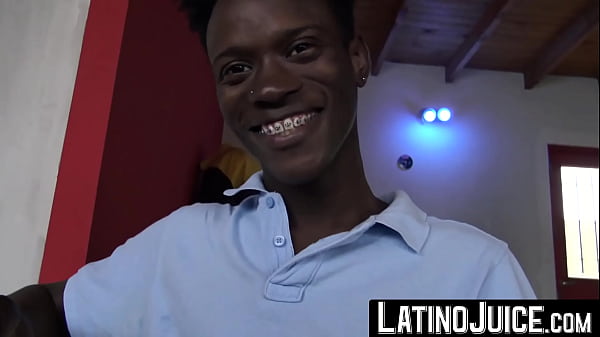 LatinoJuice.com - Nico &amp_ Nicolas - 牙买加异性恋 Nico 狼吞虎咽地吃掉我的鸡巴，然后继续锤打我的屁股