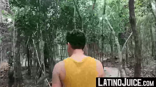 LatinoJuice.com - Marco &amp_ Lucca &amp_ Ragel - El jovencito lindo y pervertido Ragel es criado duro por el deportista latino Lucca