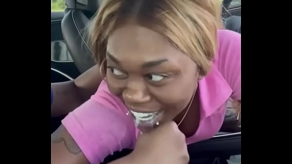 Ich lutsche ihn, während ich fahre