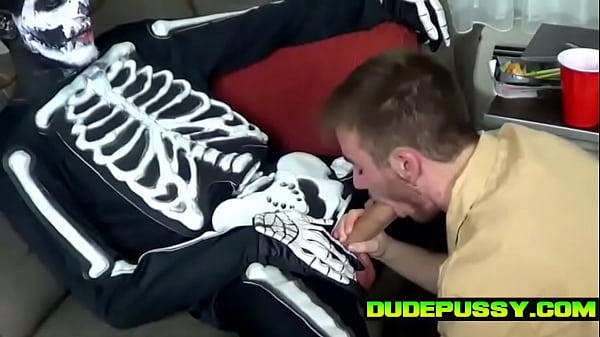 FTM Bareback Cosplay- DudePussy.com