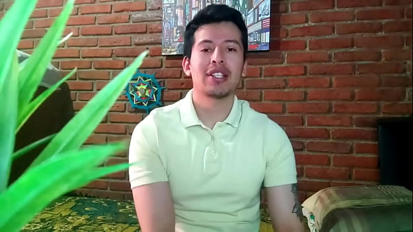 Le pague a un musculoso vergon para que me quitara la virginidad (Relato sexual)