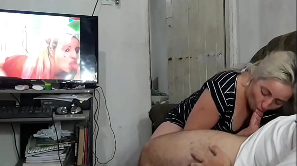 Cousin erwischt Jungen auf frischer Tat beim Sex und bringt ihn mehrmals hintereinander zum Abspritzen