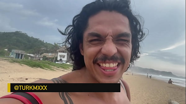 Ropa interior, pies y espejo @TURKMXXX @Thecrystalphant Un fetiche, mira a este sumiso en su búsqueda de mi placer, mis pies, mi ropa interior y mi vista en el espejo.