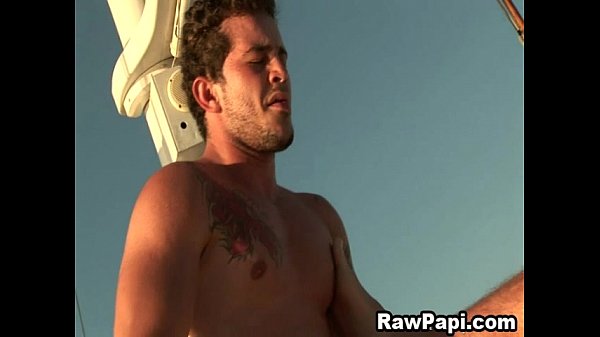 Baise intense à cru avec des latinos gays