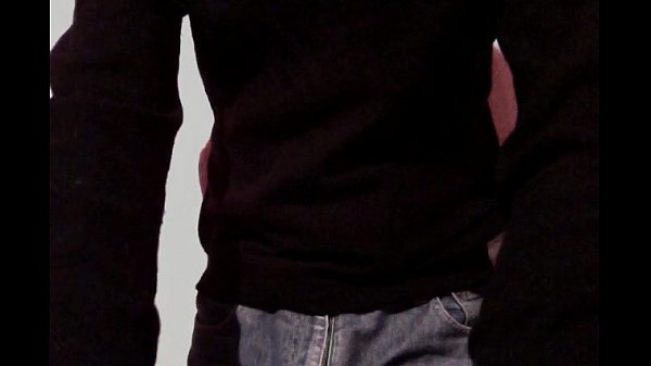 Garçon chaud se masturbe pour son petit ami par webcam