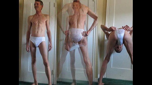 Mein Höschen wurde heruntergezogen und der gedehnte Anus mit der Faust gefickt