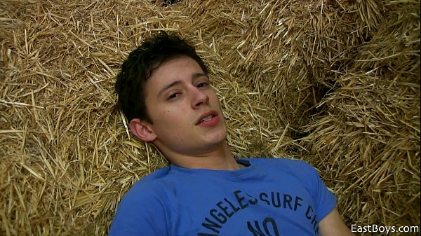 18 Ragazzo carino con un grosso cazzo